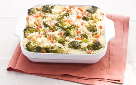 Arroz de forno com bacalhau, pimentão e brócolis