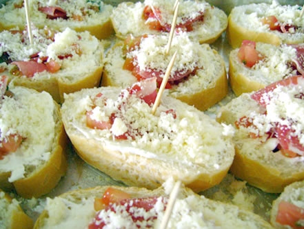 Buschetta de cream cheese e coppa