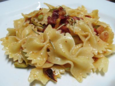 Farfalle com bacon