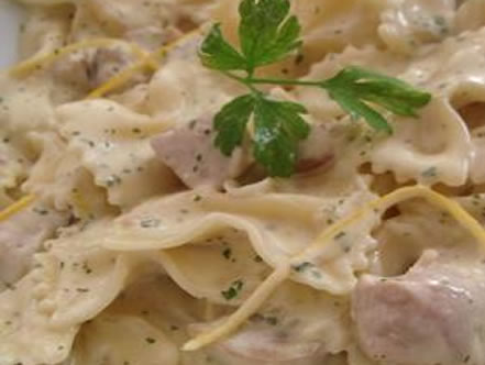 Farfalle com atum fresco