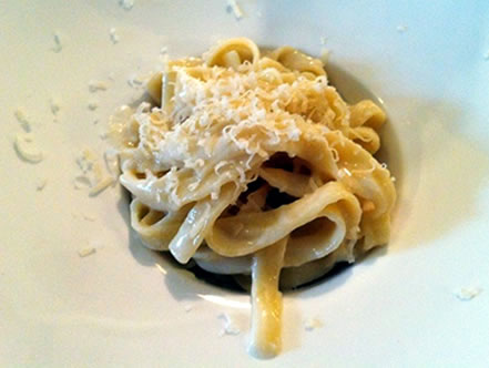 Fettuccine all’alfredo como se faz em Roma