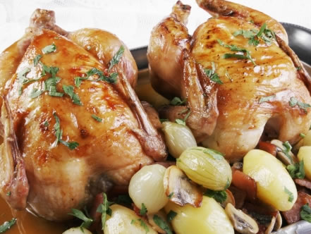 Poulets Cocotte Grand’ Mère (Galeto Assado com batatas)