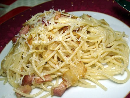 Linguine com Azeitonas e Bacon