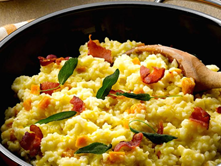 Risoto de abóbora com bacon e sálvia