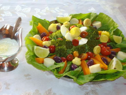 Salada verde com molho Roquefor