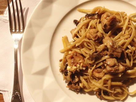 Spaghetti Tetrazzini – Espaguete com frango e cogumelos